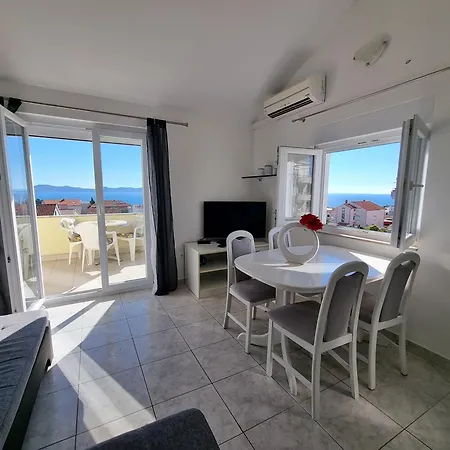 Mit Balkon, Meerblick, Pool Und Bbq Apartman